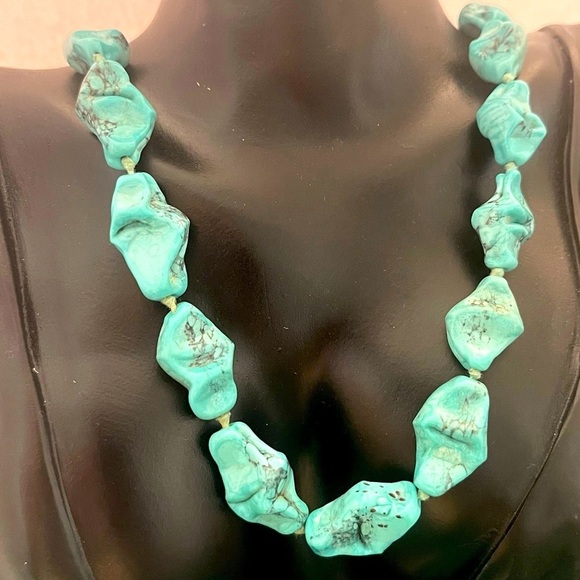 Faux turquoise stone statement necklace - Picture 1 of 6